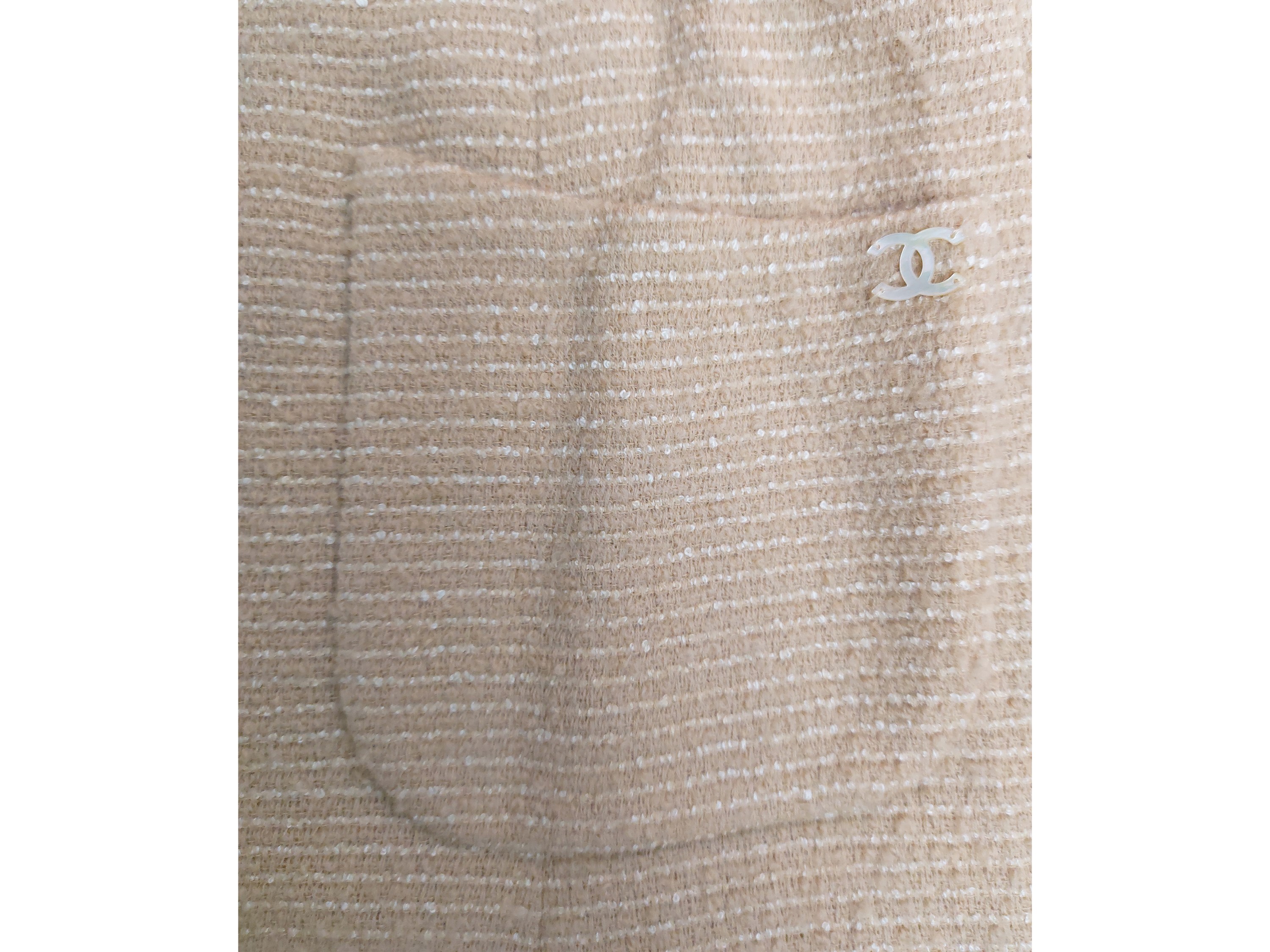 Chanel, Tailleur in lana bouclé beige (Collezione Primavera 1998), taglia 36