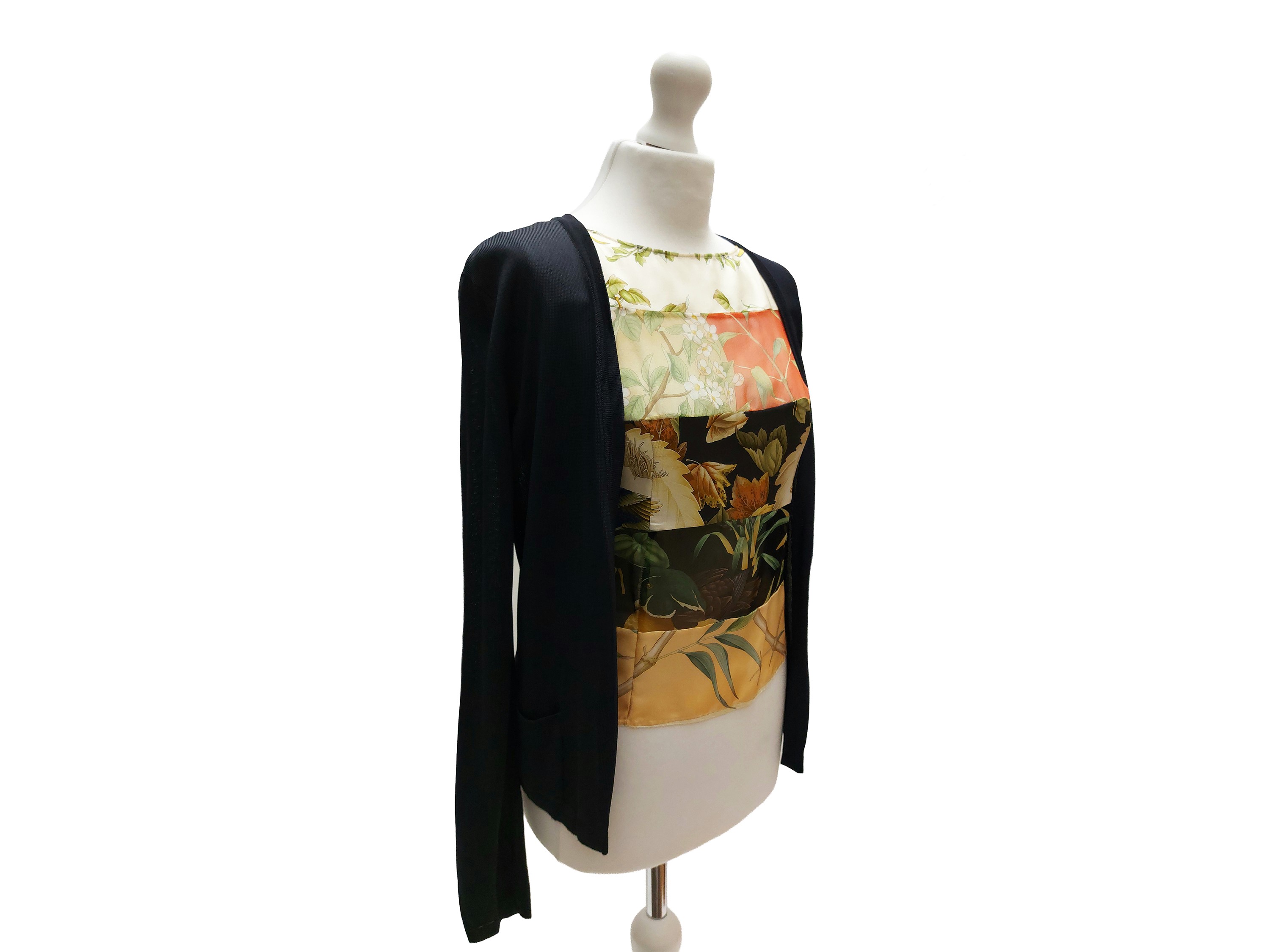Cardigan in Viscosa Blu e Top in Seta Fantasia