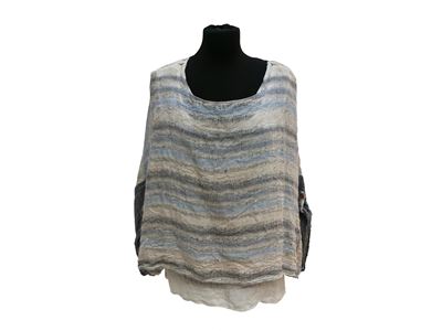 Completo casual in lino celeste, top a rete e pantaloni con elastico