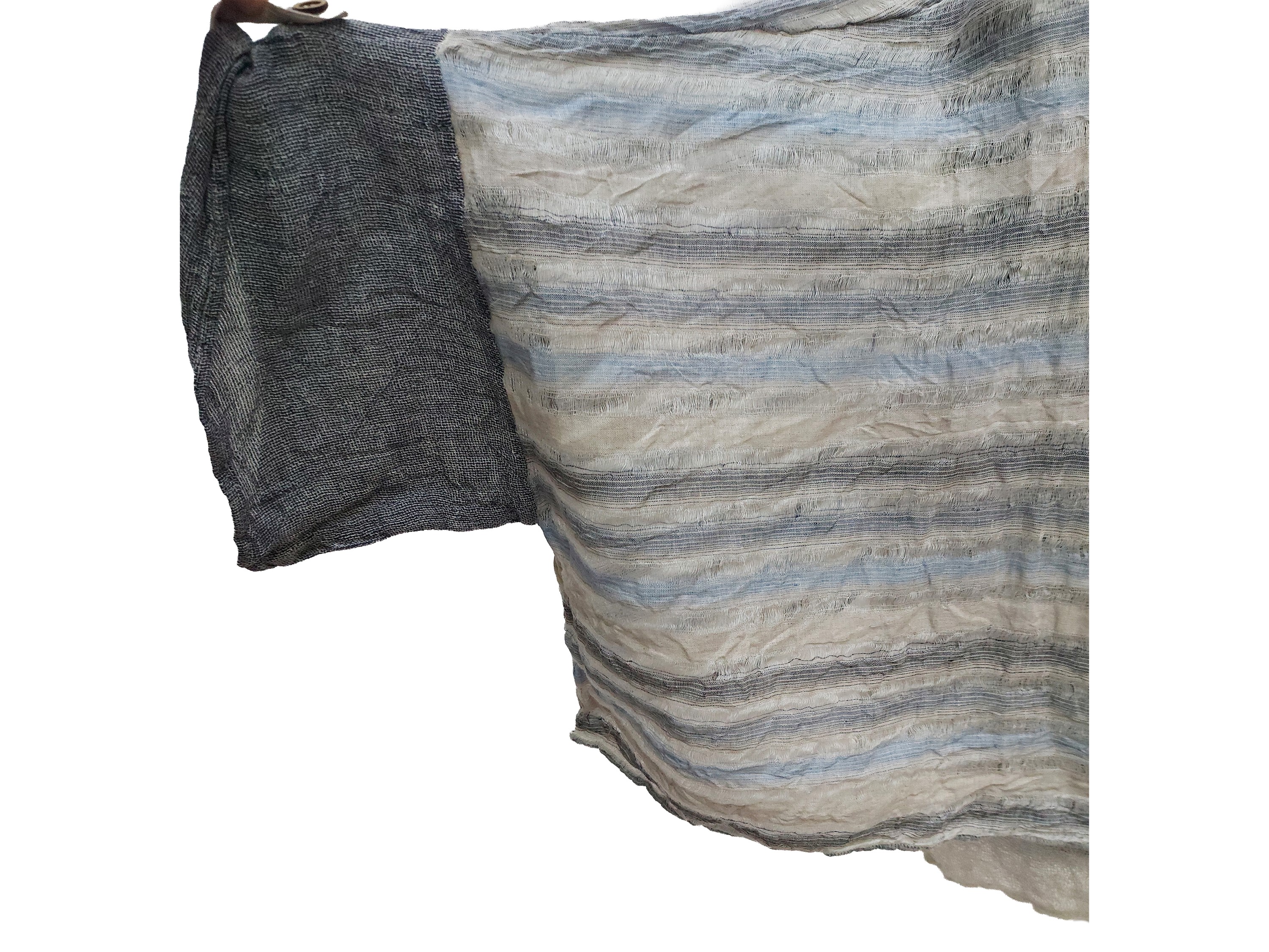 Completo casual in lino celeste, top a rete e pantaloni con elastico