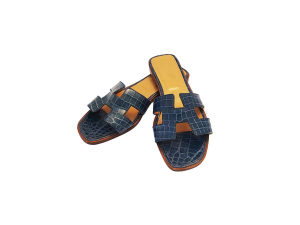 Hermès - Sandali flat Oran in pelle blu
