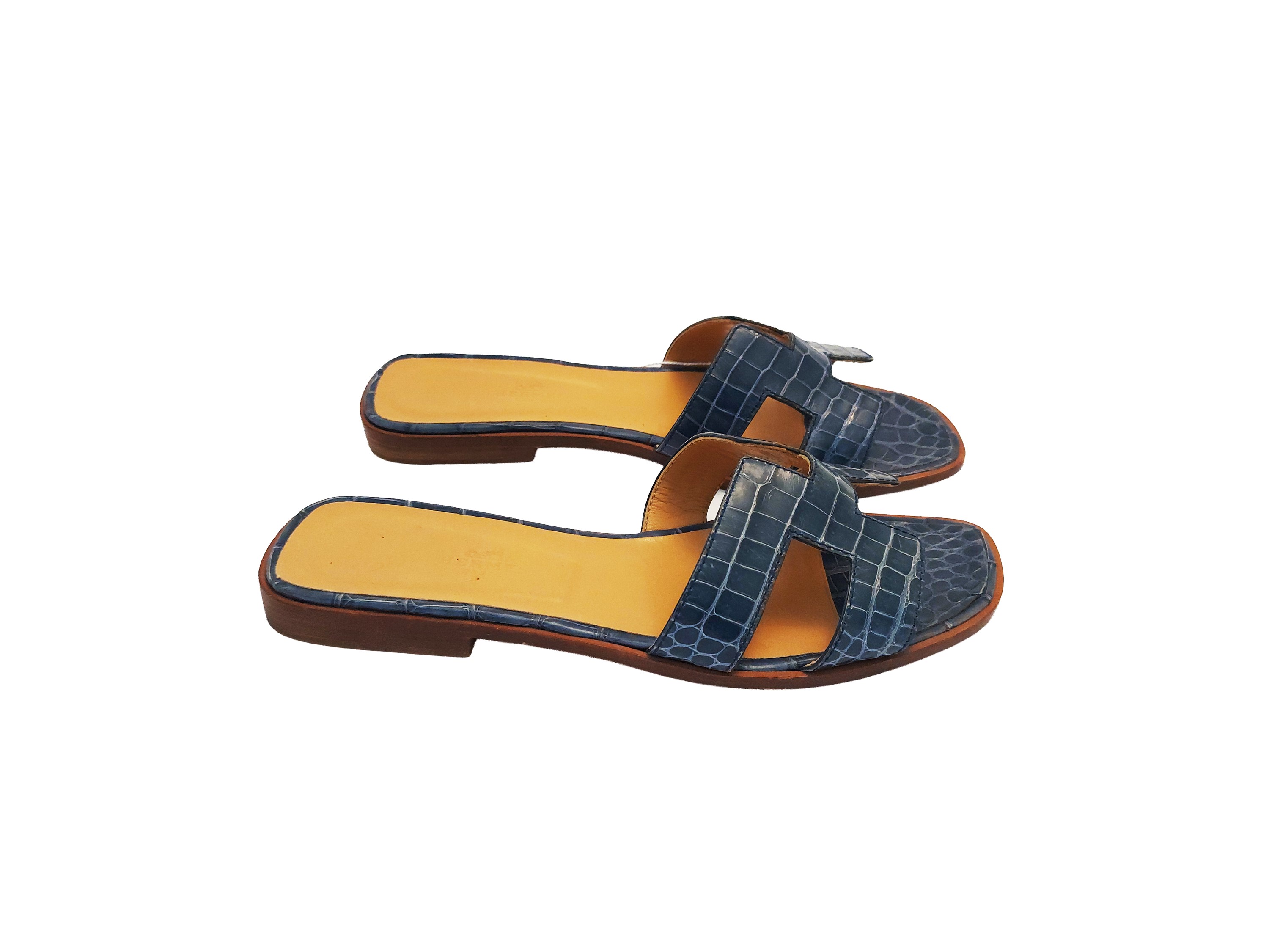 Hermès, Sandali flat Oran in pelle blu con effetto stampa cocco