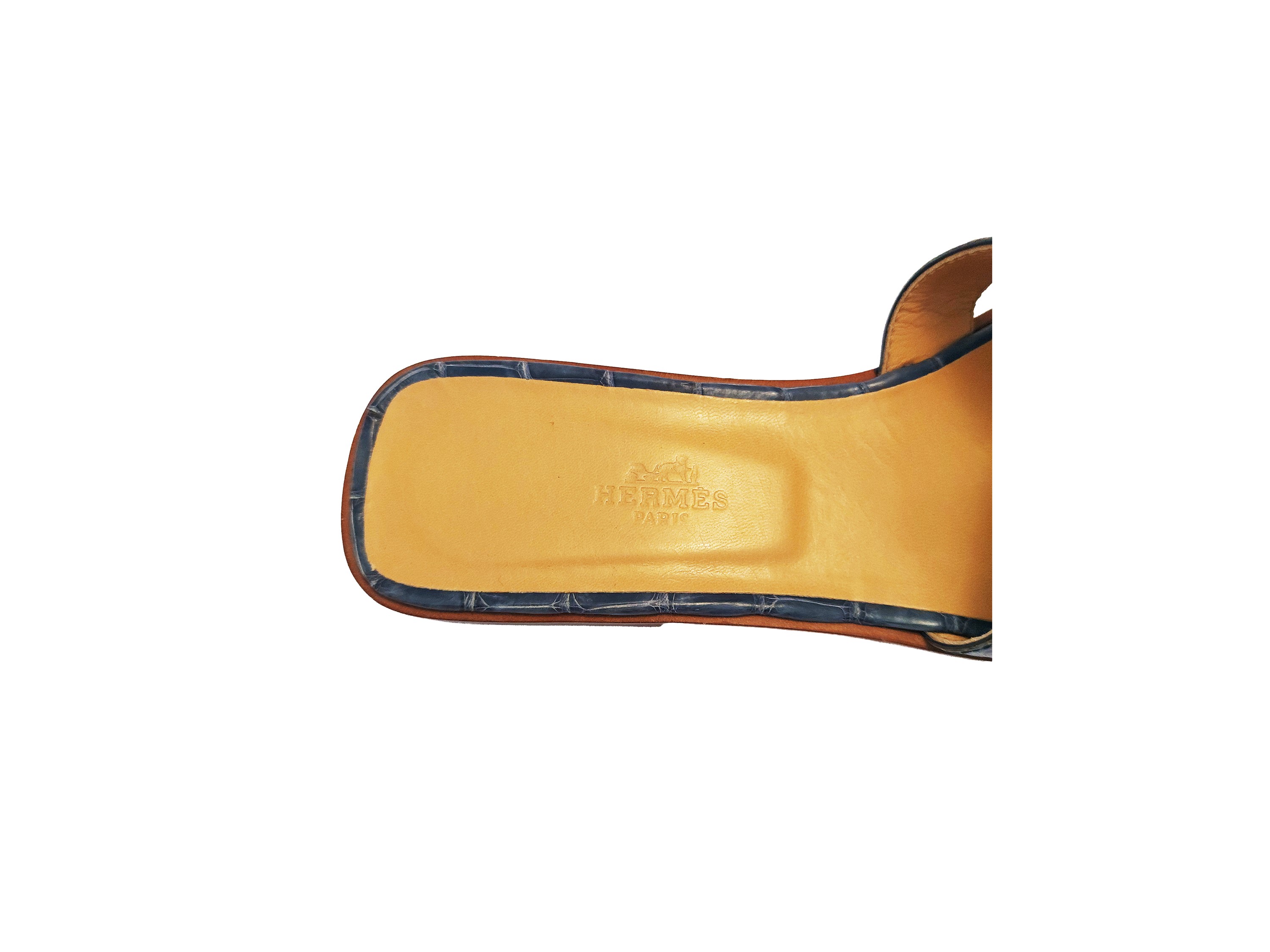 Hermès, Sandali flat Oran in pelle blu con effetto stampa cocco