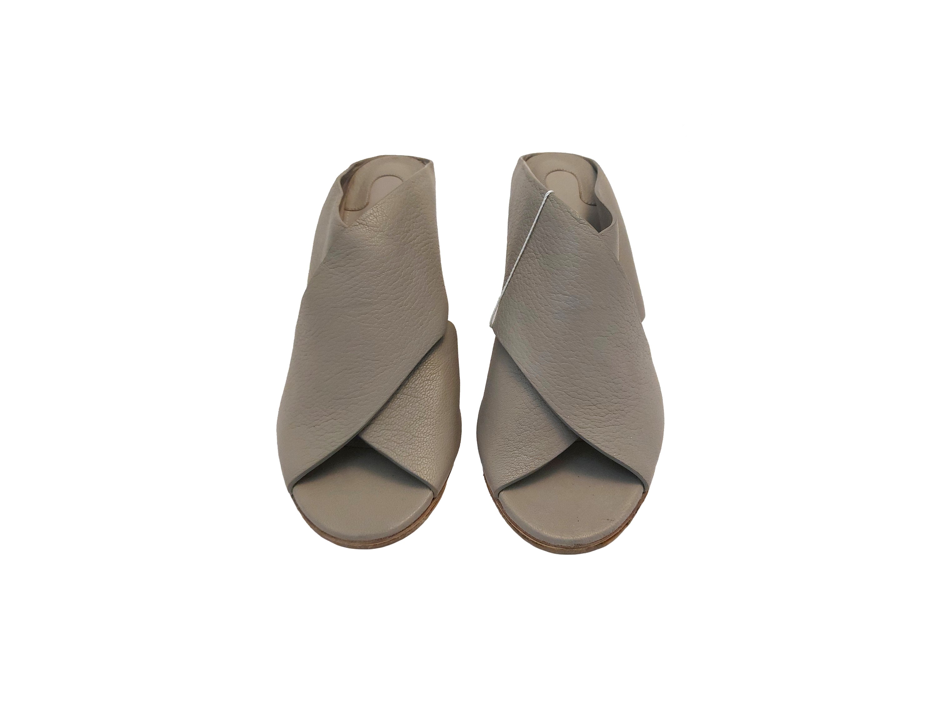 Ferragamo, Mules “Lasa 70” in pelle grigia