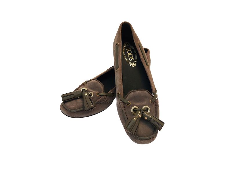 Tod's, Mocassini in suede grigio tortora con nappine