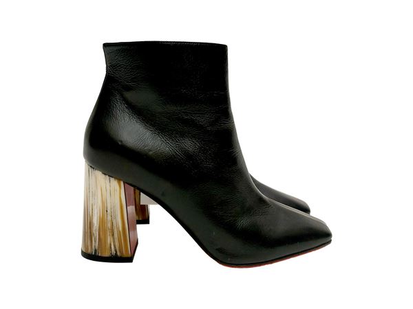 Louboutin - Hilconico 85 Ankle Boots in black patent leather