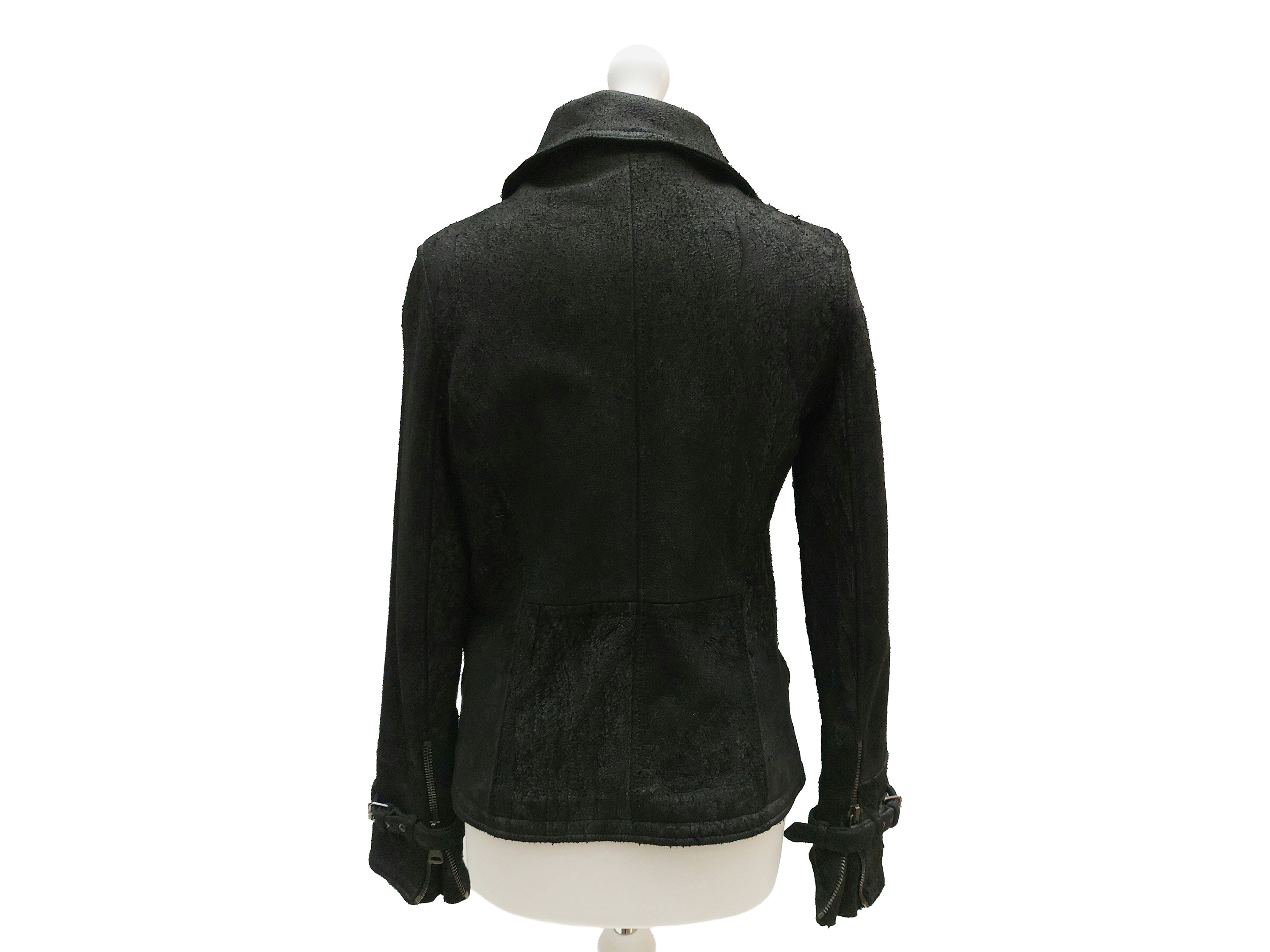 Giubbotto in pelle nera invecchiata, chiusura asimmetrica e tasche con zip (taglia 42)