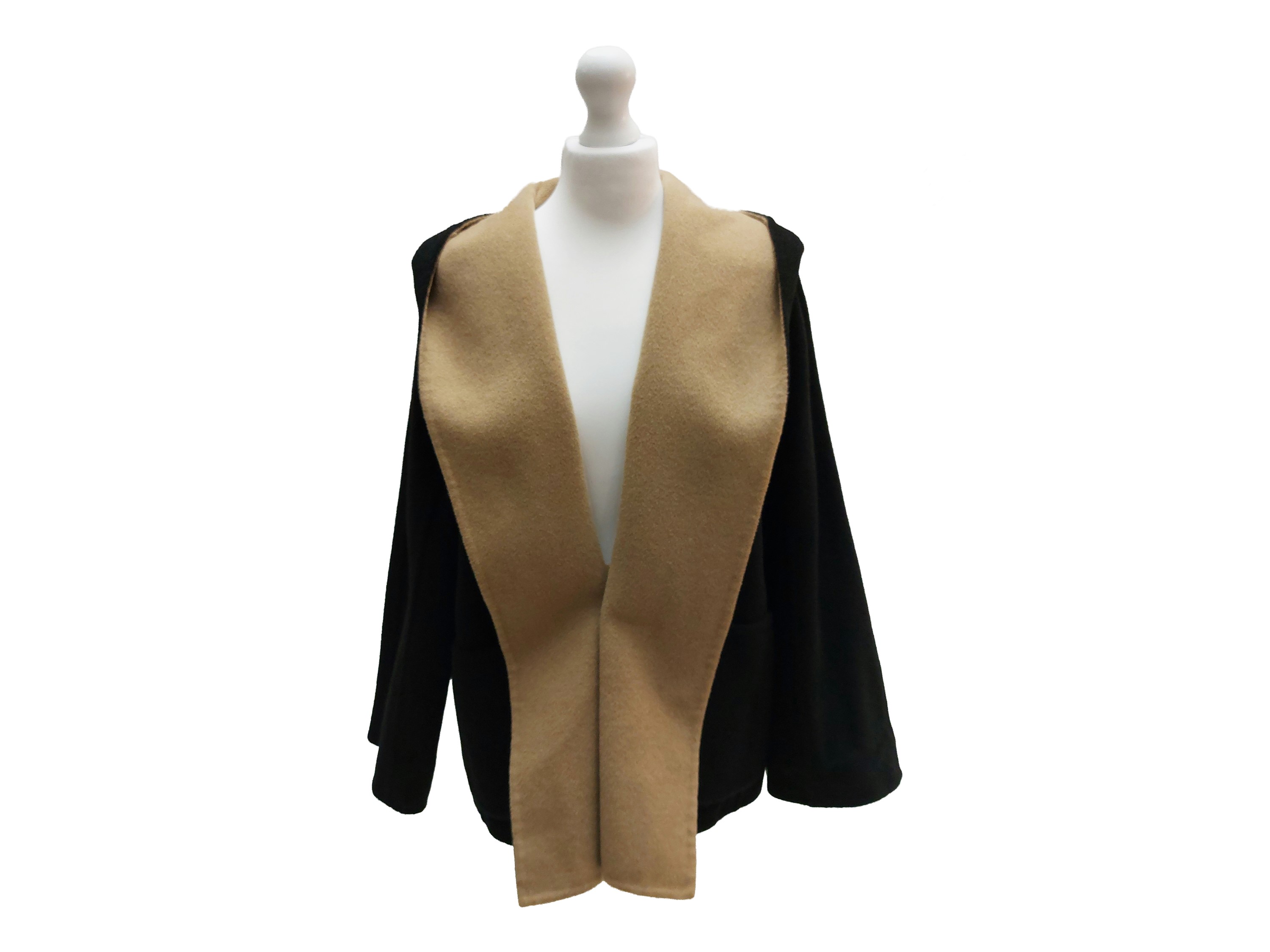 Mantella double face nera e cammello, con cappuccio e tasche applicate