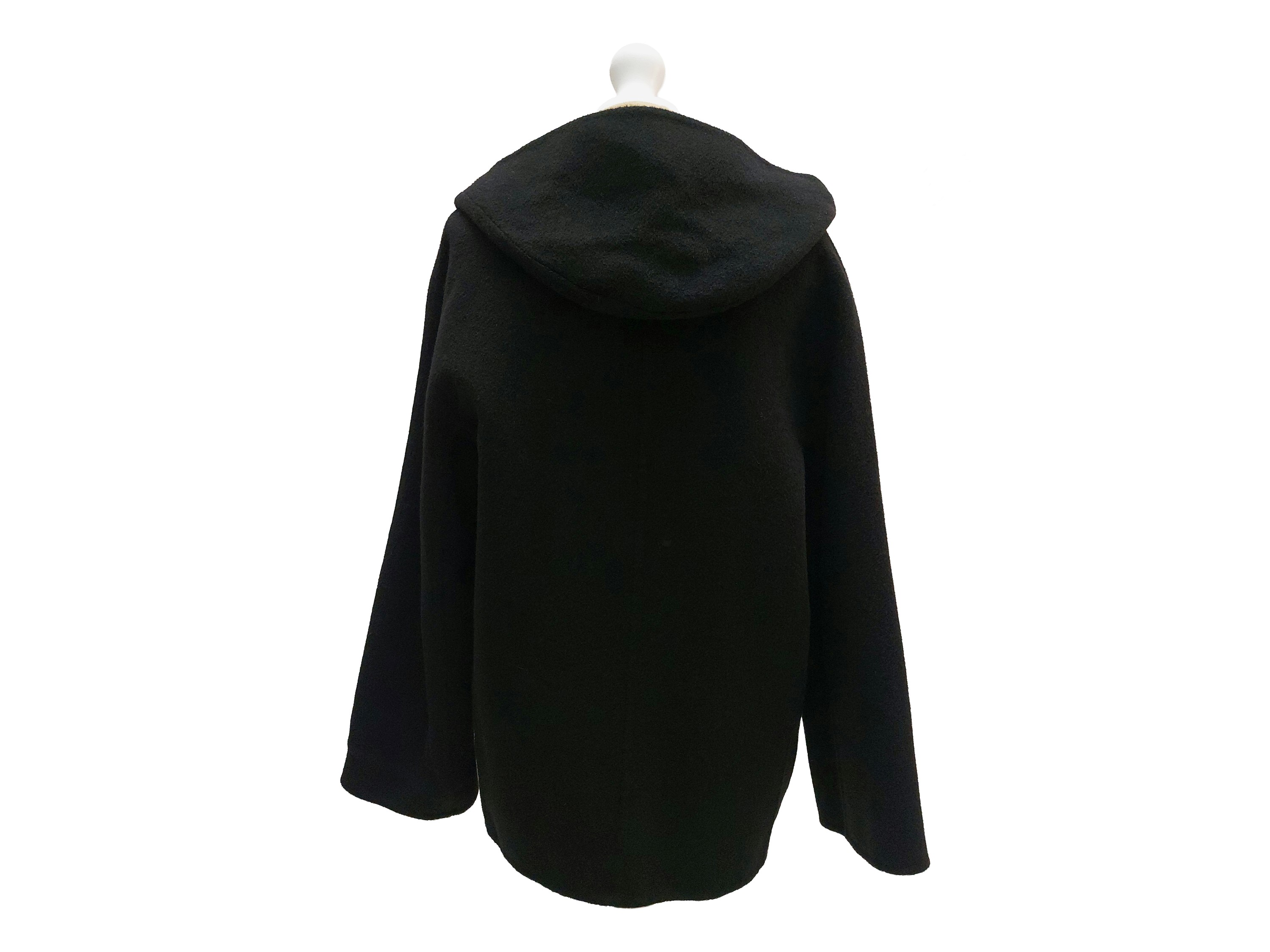 Mantella double face nera e cammello, con cappuccio e tasche applicate