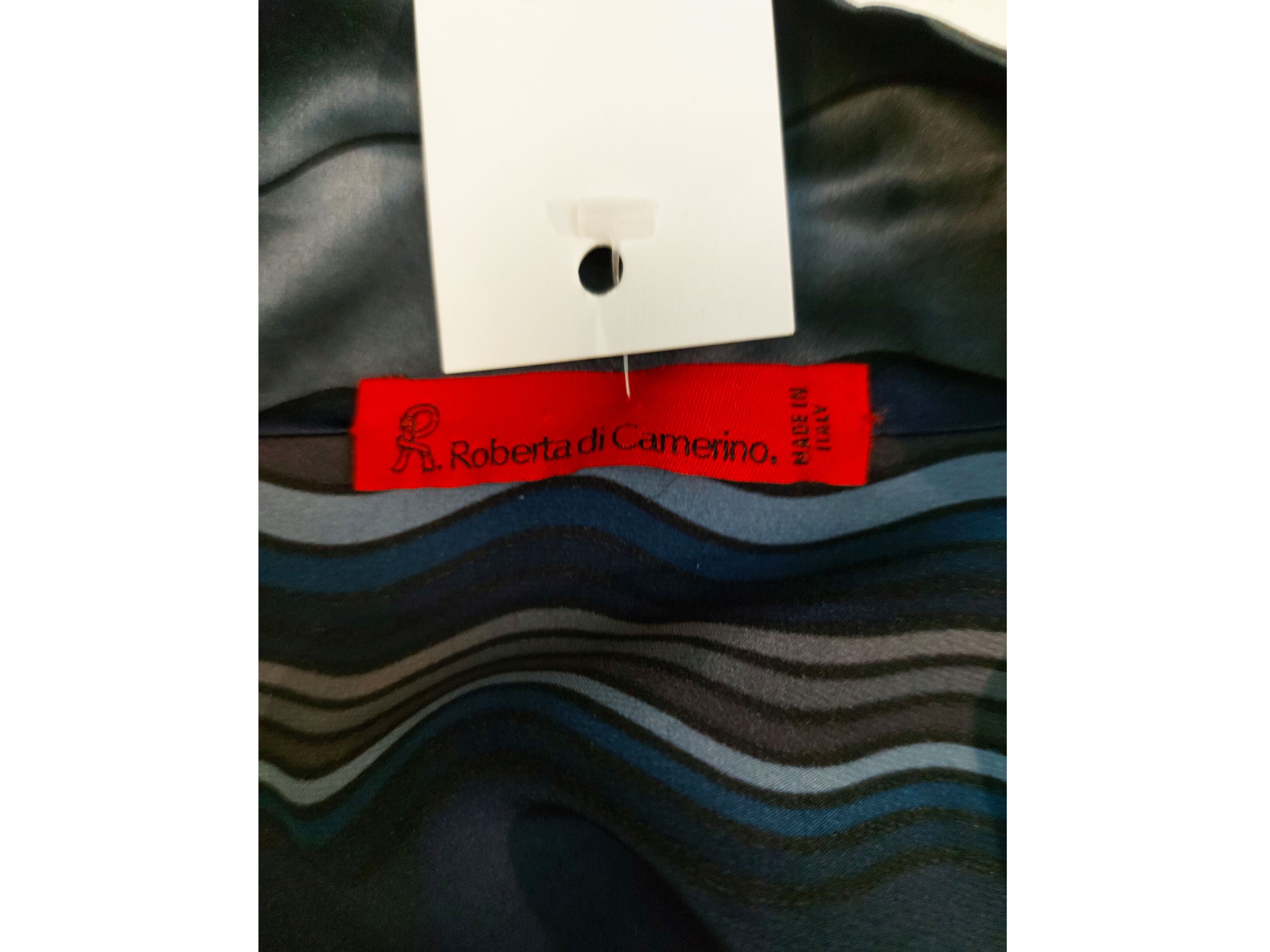Roberta di Camerino, Camicia in seta fantasia con fiocco