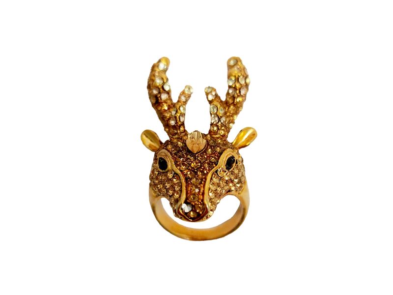 Anello animalier a forma di testa di cervo, metallo golden tone e strass