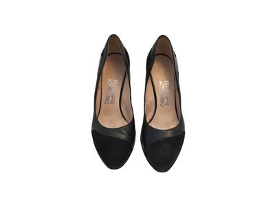 Ferragamo, Décolleté nere in pelle e suede con tacco 8 (n. 39)