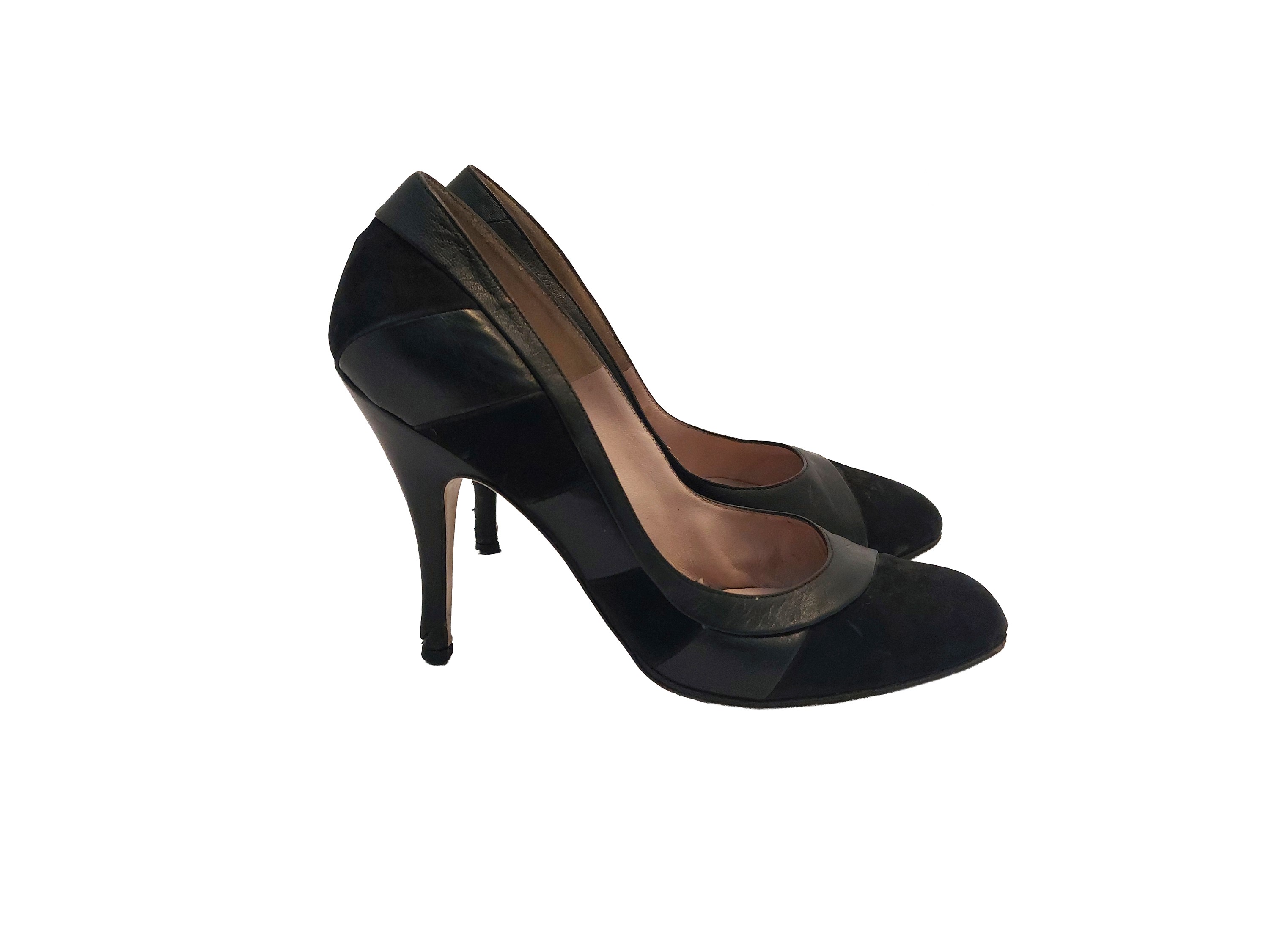 Ferragamo, Décolleté nere in pelle e suede con tacco 8 (n. 39)