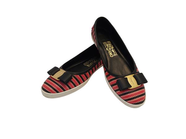 Salvatore Ferragamo - Red and black ballet flats