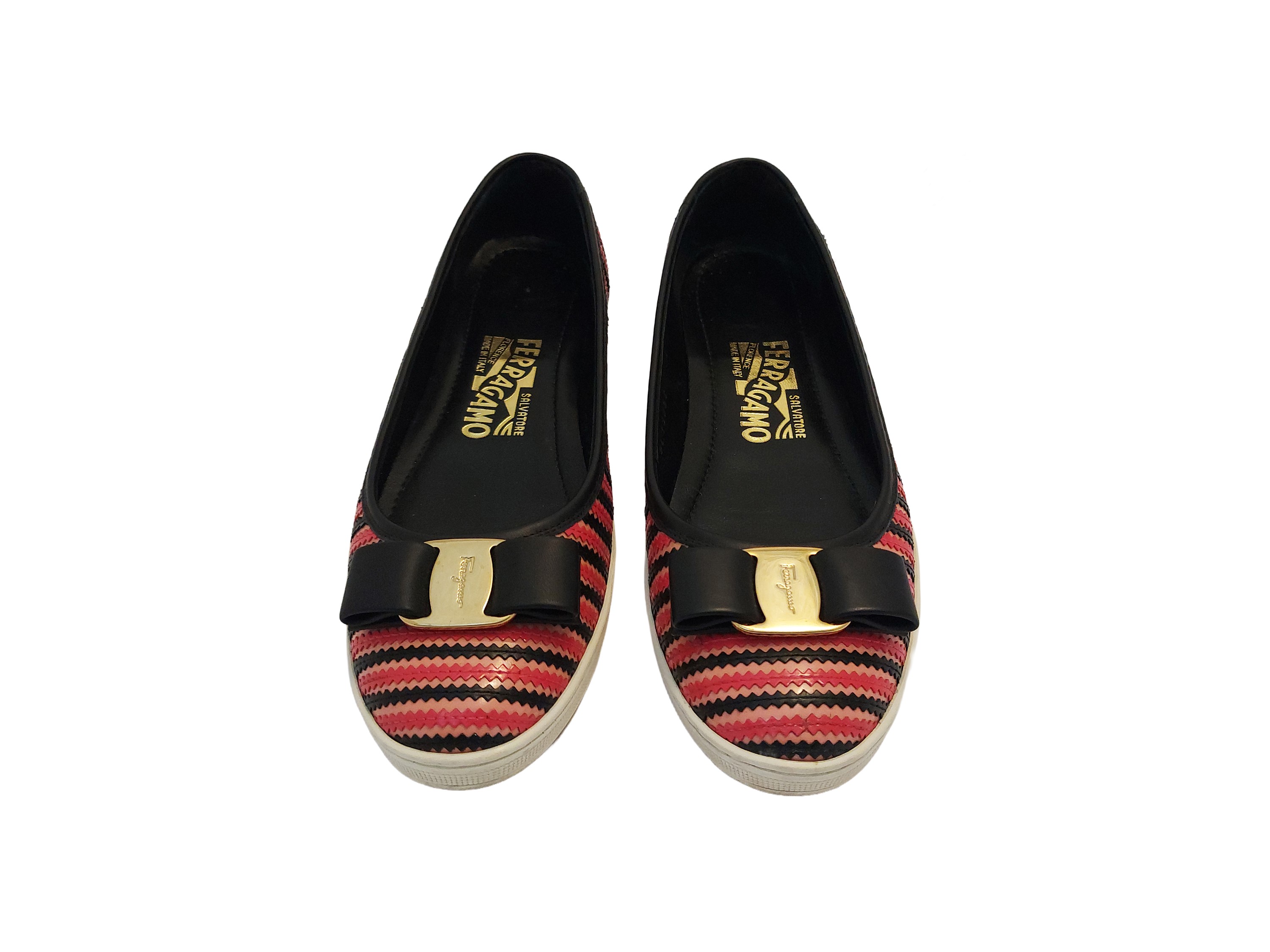 Ferragamo, Ballerine rosse e nere con motivo a zig zag