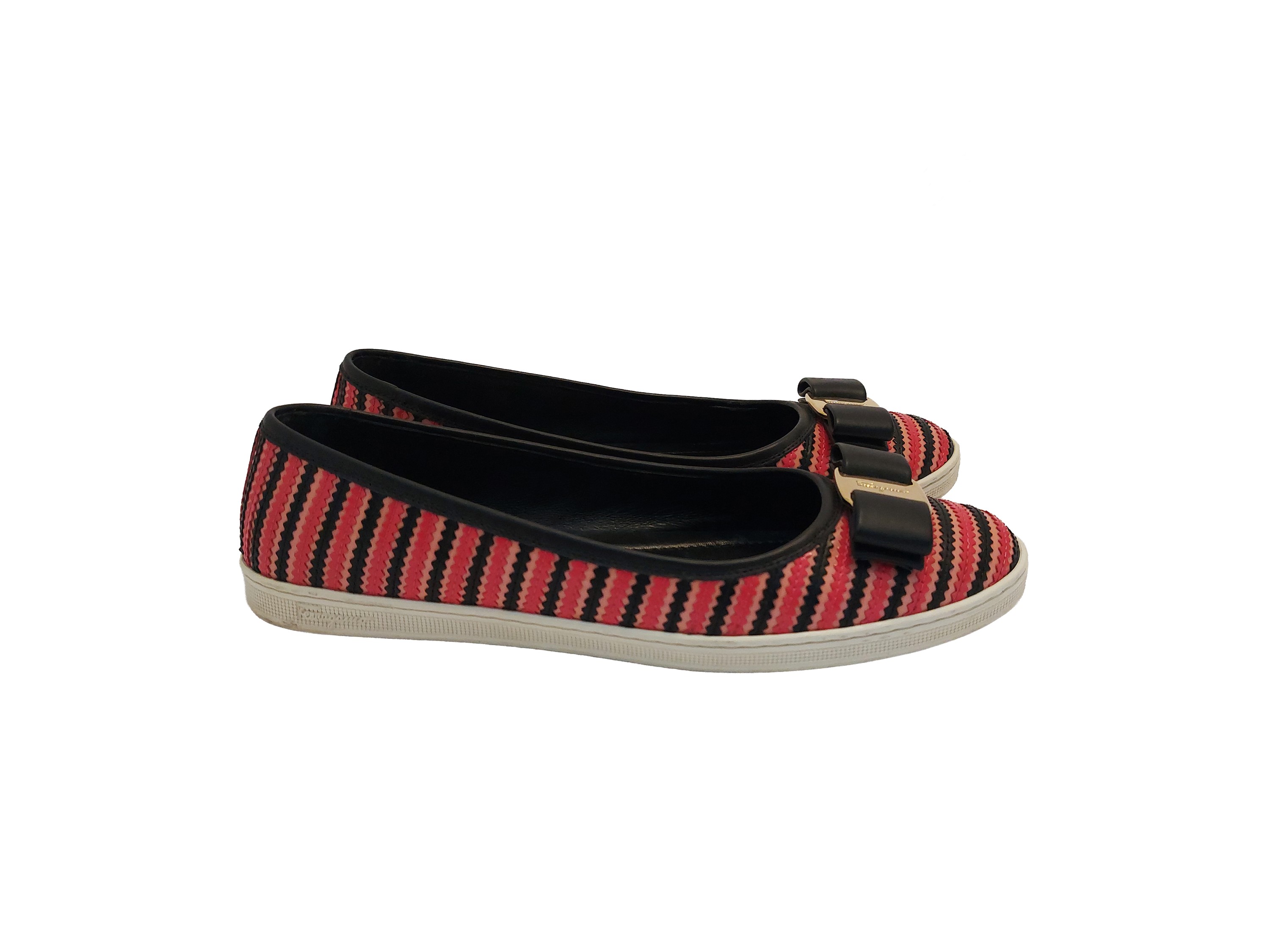 Ferragamo, Ballerine rosse e nere con motivo a zig zag