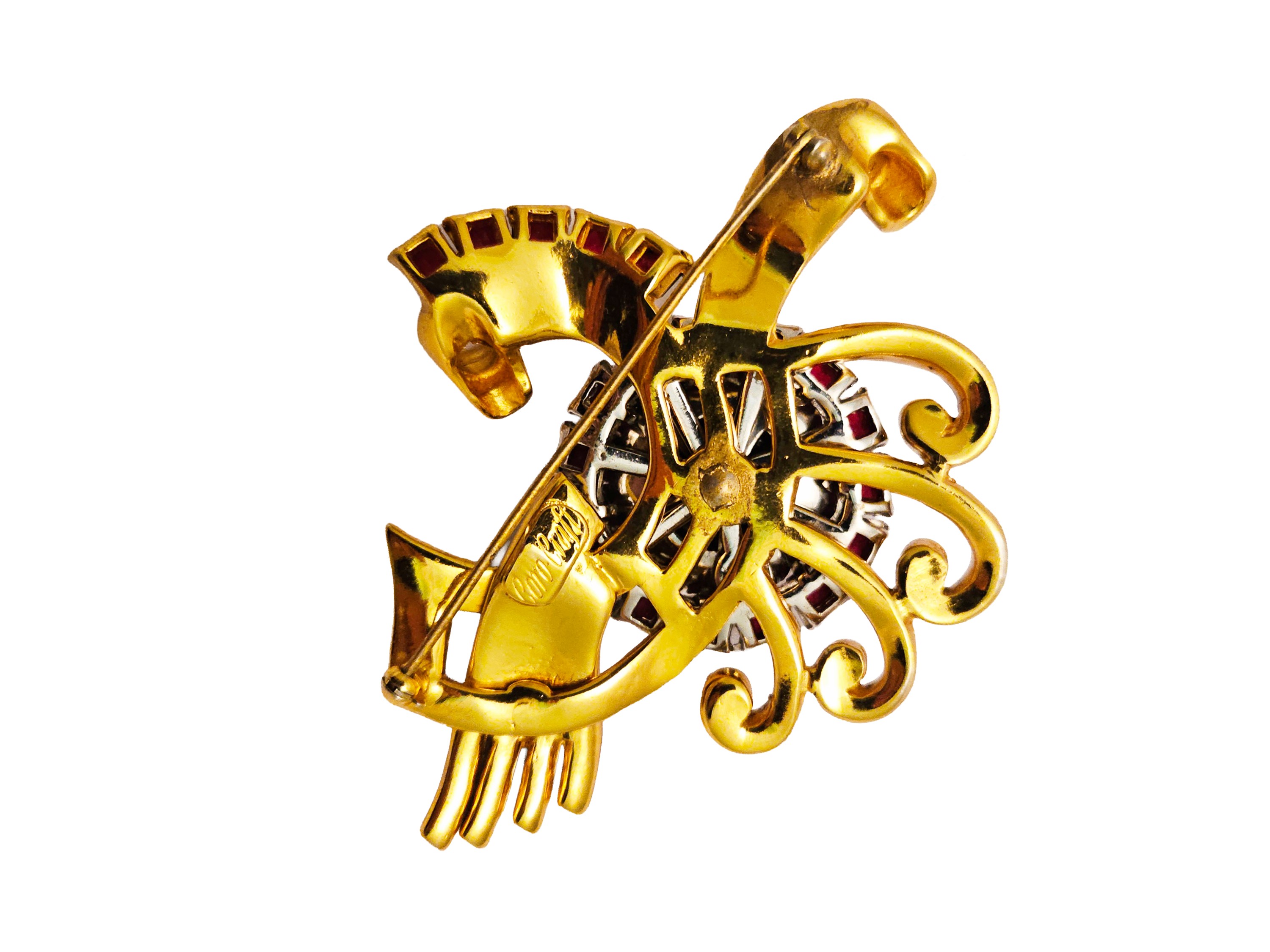 Coro-Craft, Spilla in metallo dorato con motivo a volute e strass