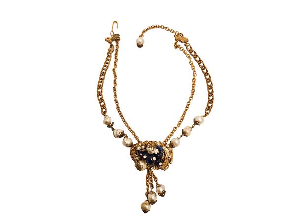 Golden metal necklace with baroque pearls