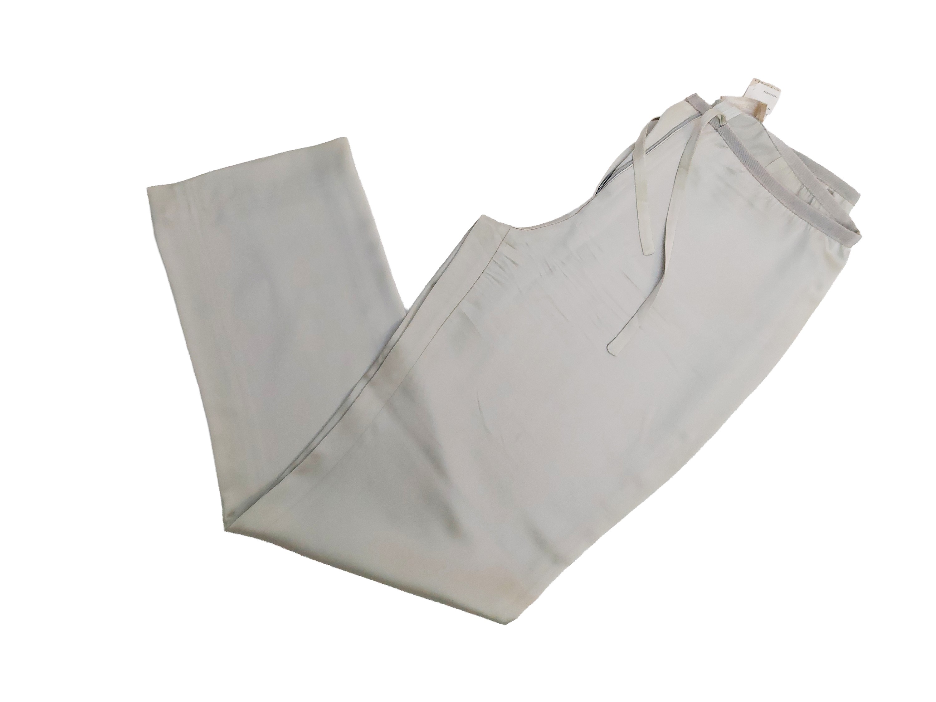 Ozbek, Completo in raso grigio perla con pantaloni palazzo e top lungo a scollo a goccia