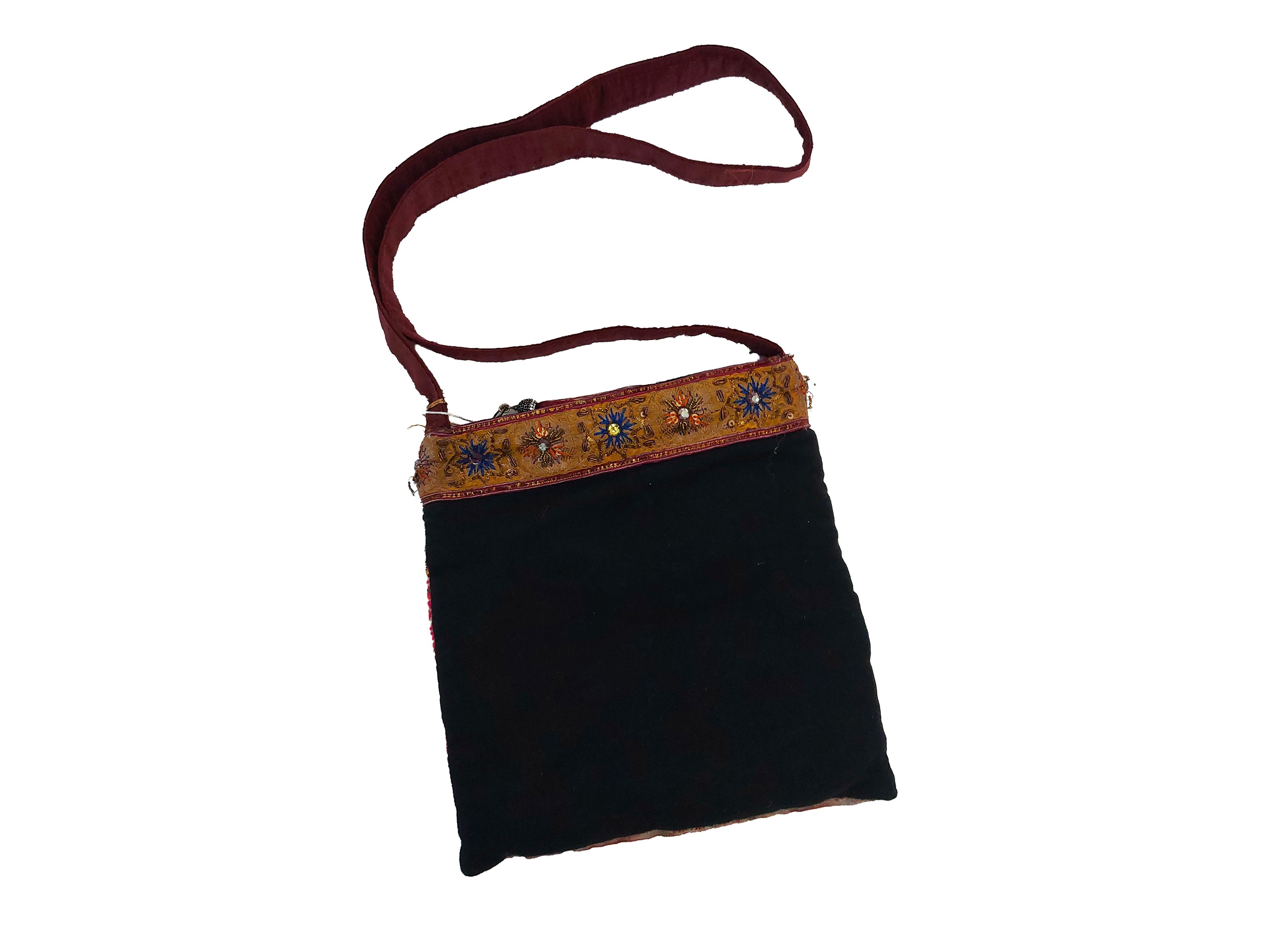 Roberta Balsamo, Borsa a tracolla in tessuti etnici con passamaneria e chiusura a zip con nappa