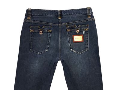 D&G, Jeans in denim blu (modello diritto) con strappi all’orlo