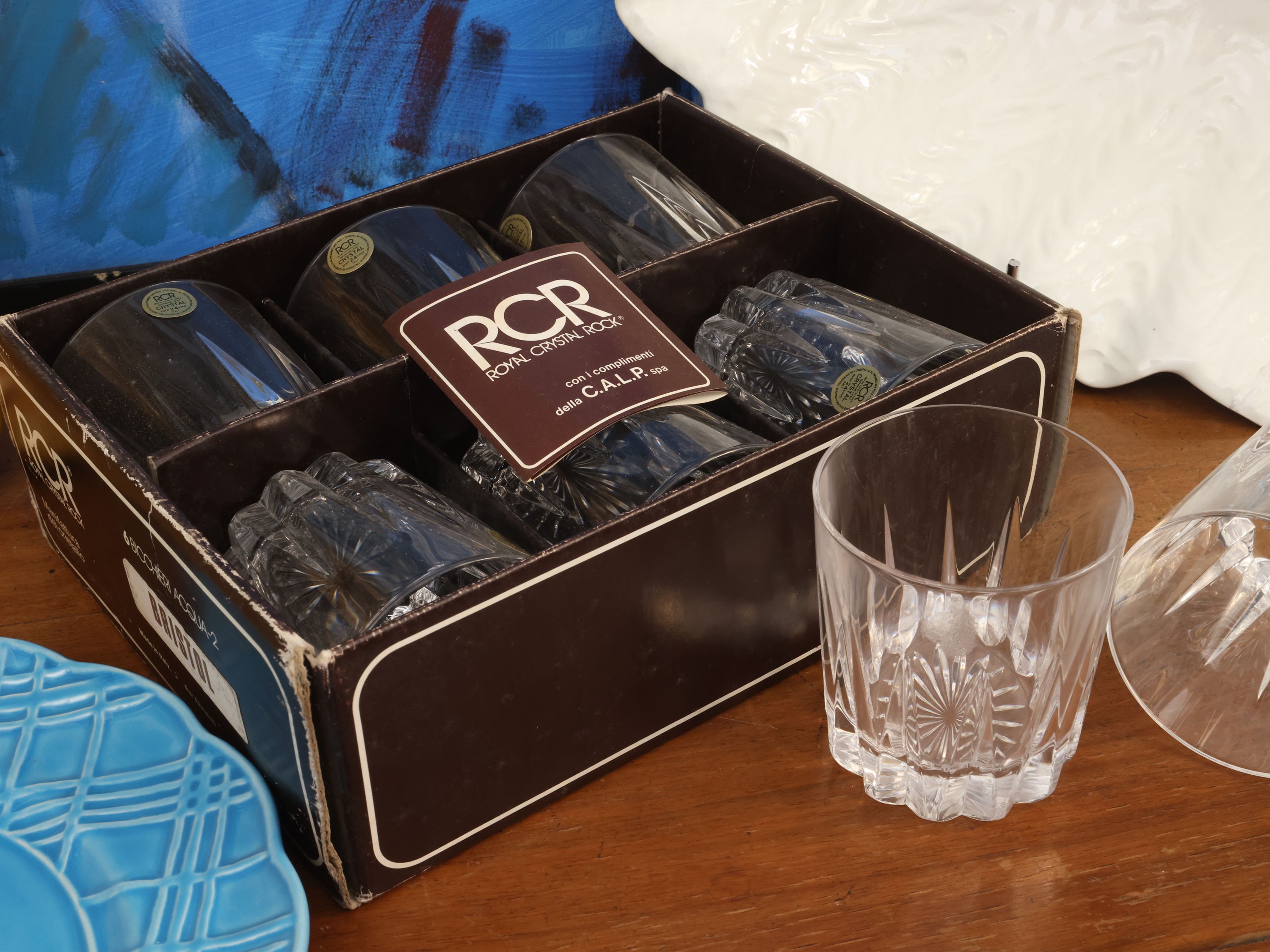 Accessori per aperitivi, set in cristallo e ceramica azzurra con due antipastiere