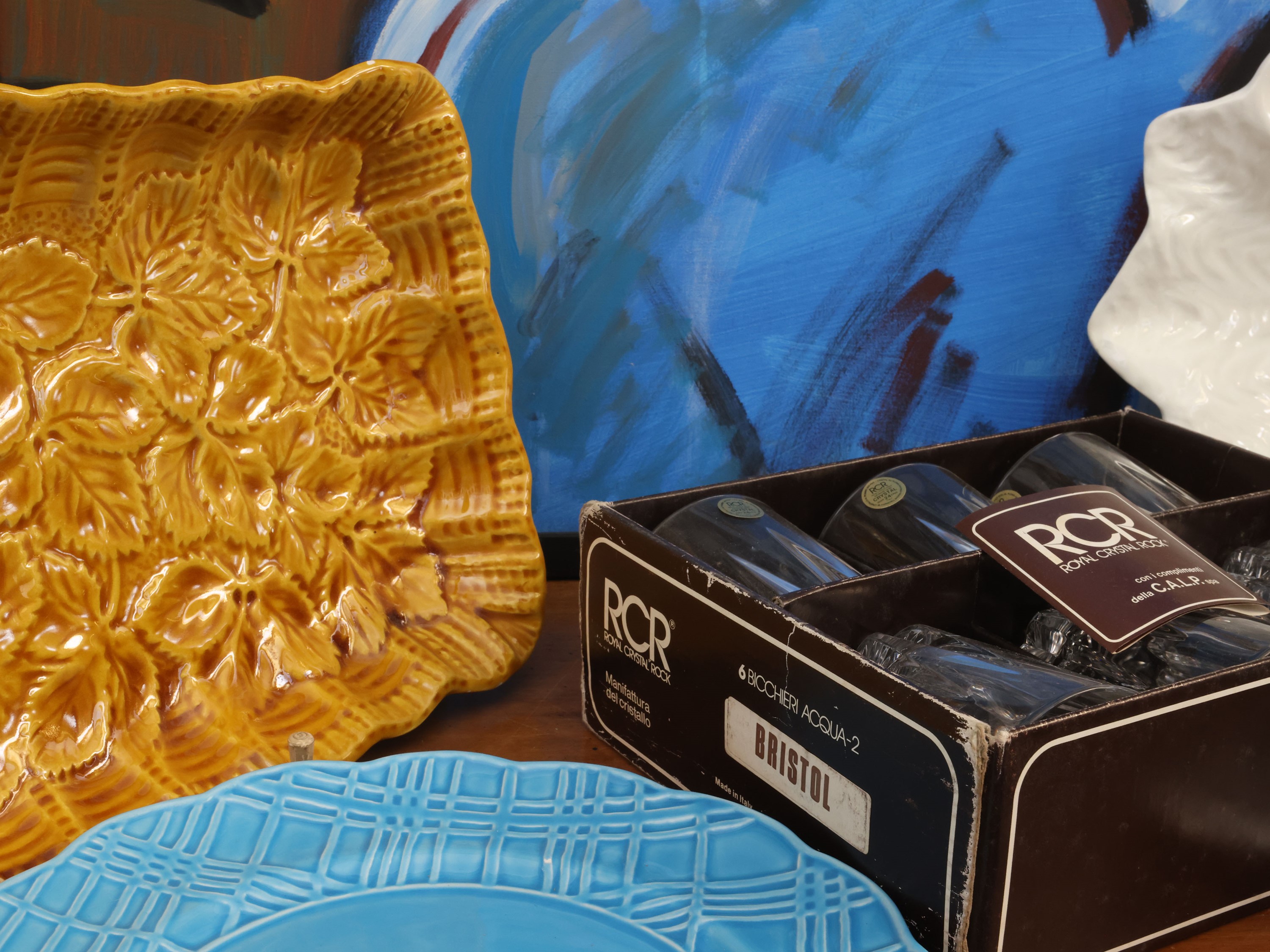 Accessori per aperitivi, set in cristallo e ceramica azzurra con due antipastiere