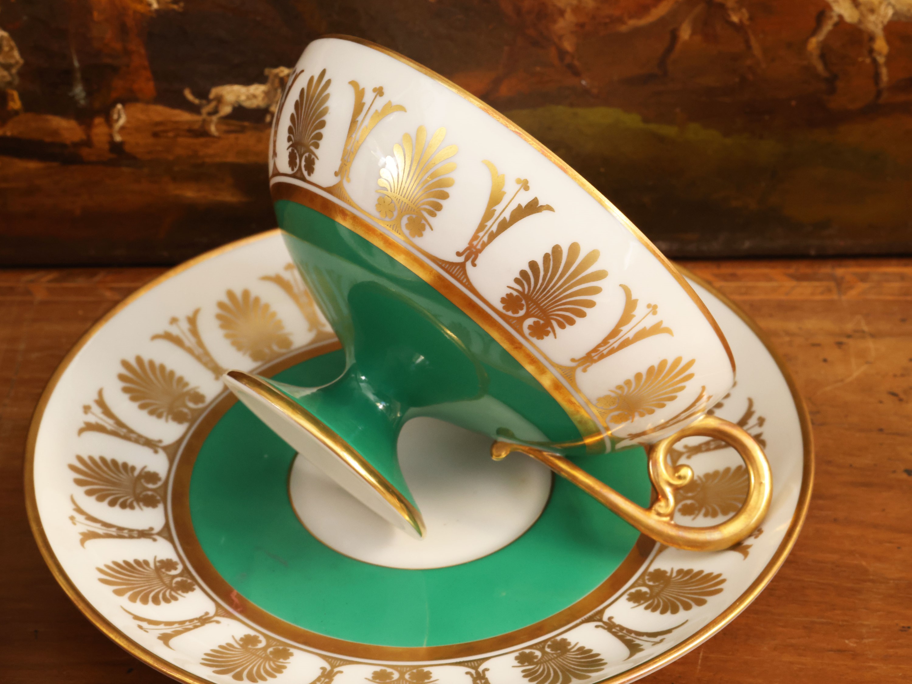 Richard Ginori, Raccolta di accessori in porcellana con teiera, vassoi, tazze e tabacchiera
