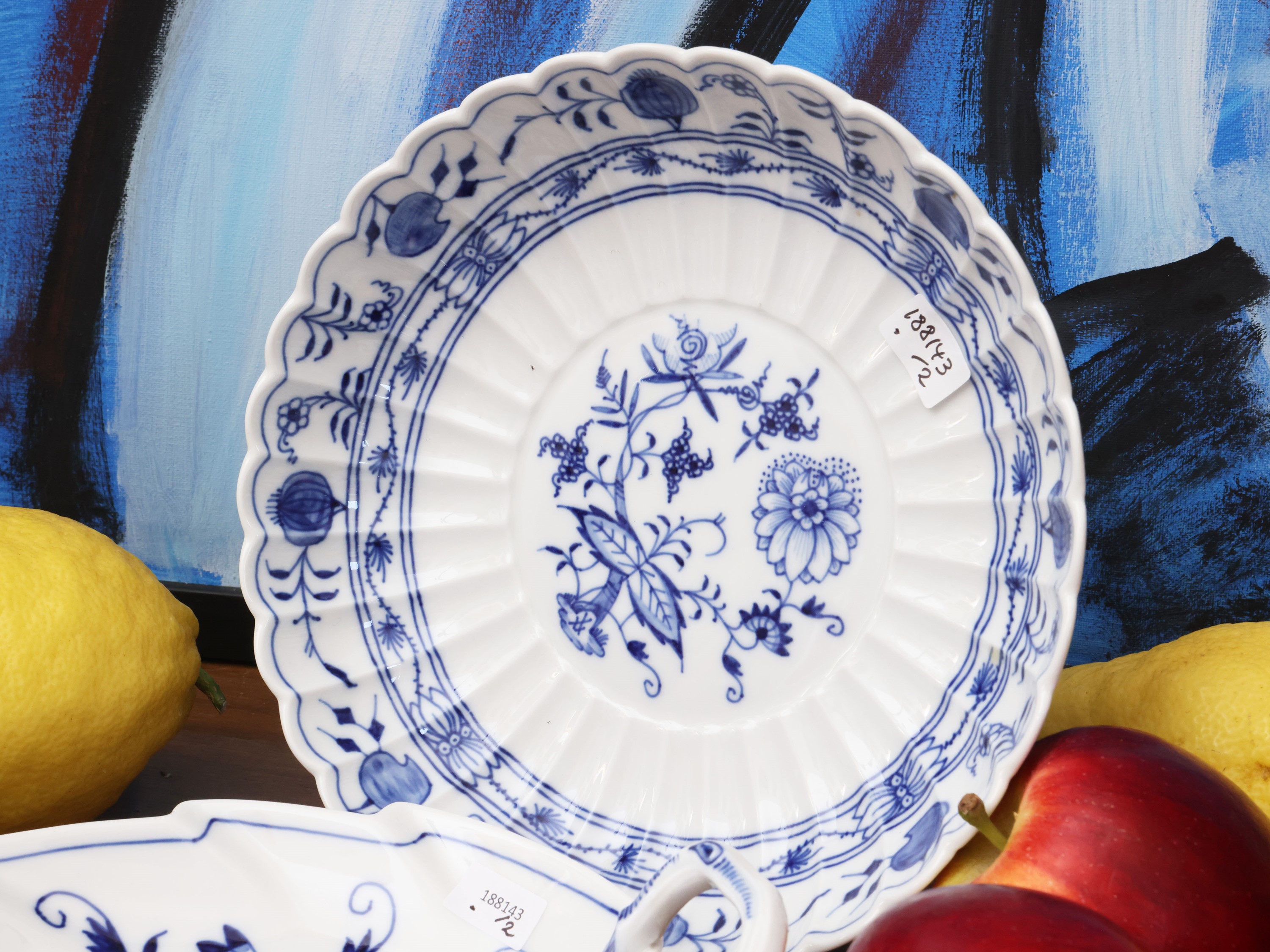 Meissen, Due cestini porta-bonbon in porcellana con decorazione monocroma blu