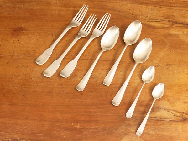 Miscellany of vintage silver cutlery