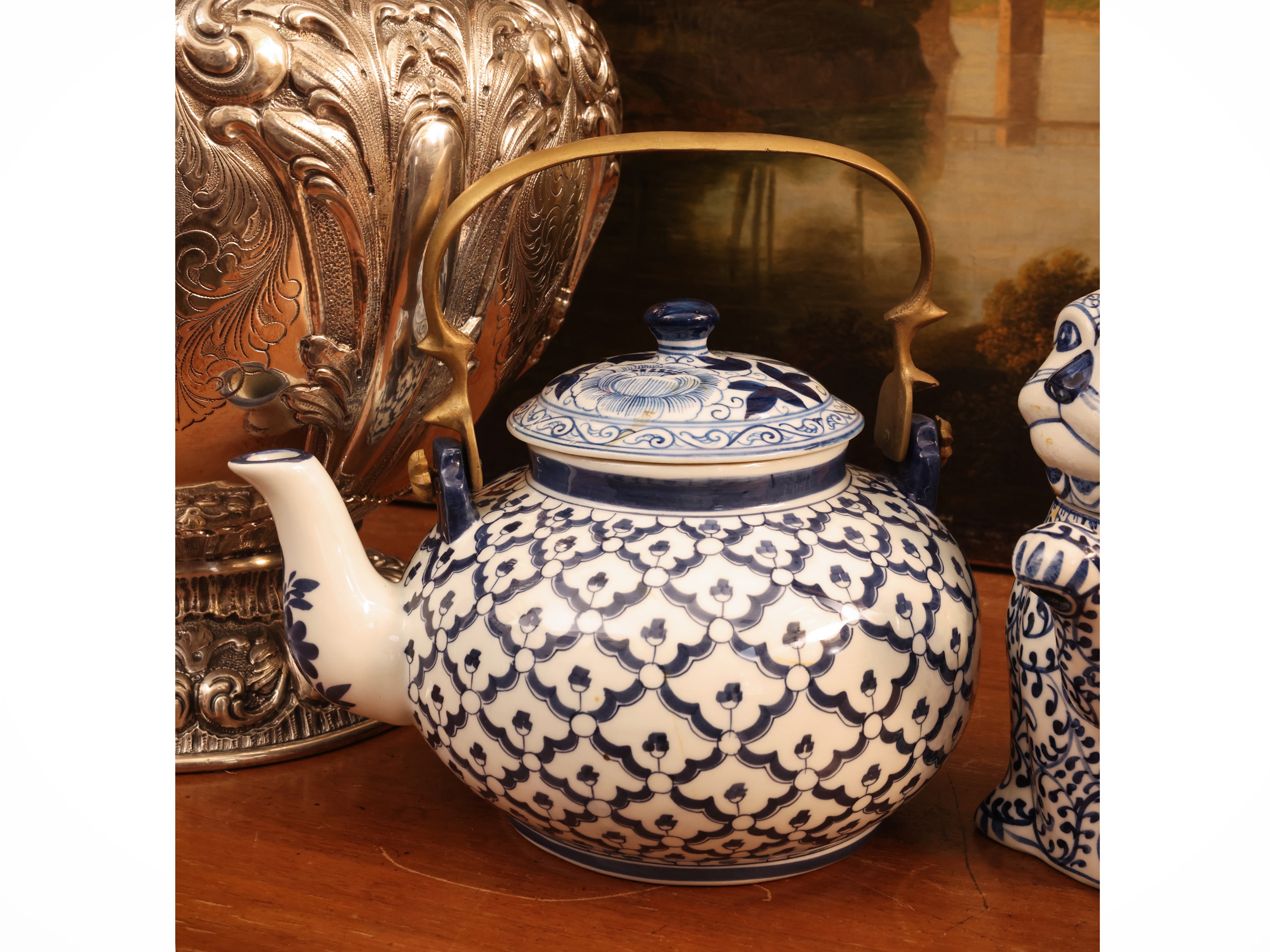 Set di tre teiere in porcellana policroma, monocromia blu, gusto orientale
