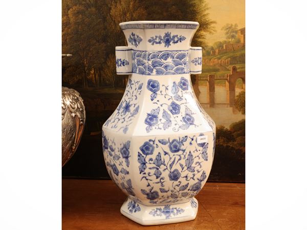 Decorative porcelain vase