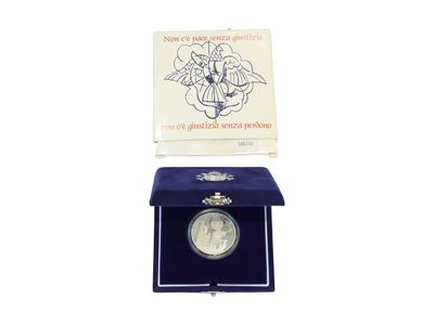 Giovanni Paolo II, Moneta commemorativa “Non c’è Pace senza Giustizia” in argento 925, Proof, I e...
