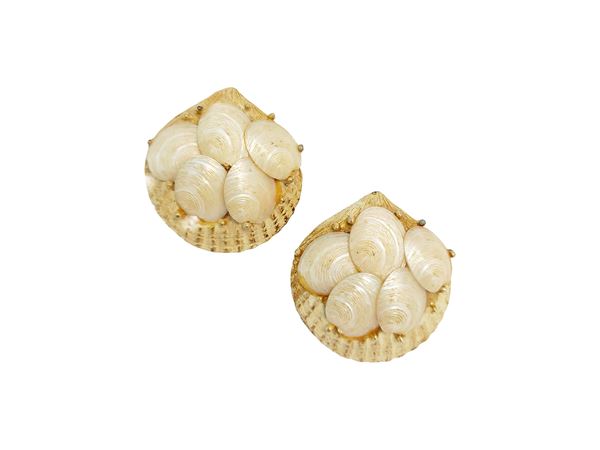 Golden metal clip earrings  - Auction Vintagemania - Maison Bibelot - Casa d'Aste Firenze - Milano