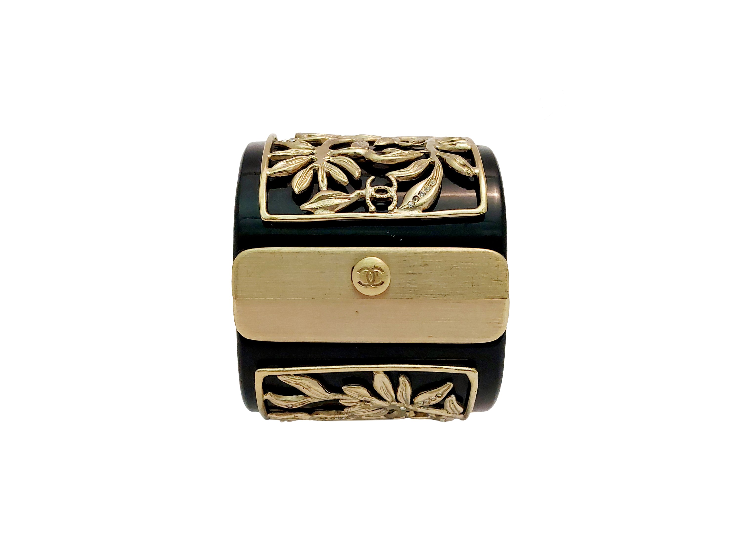 Chanel - Bracciale Rigido in Resina e Legno