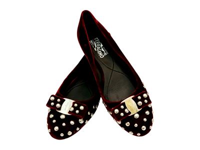 Ferragamo, Ballerine in velluto bordeaux con borchie