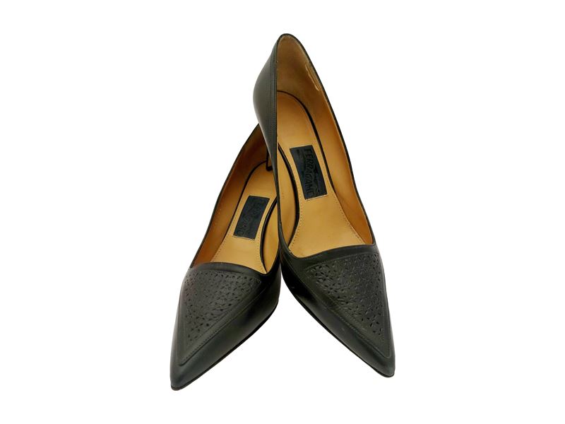 Ferragamo, Décolleté in pelle nera con inserto frontale geometrico