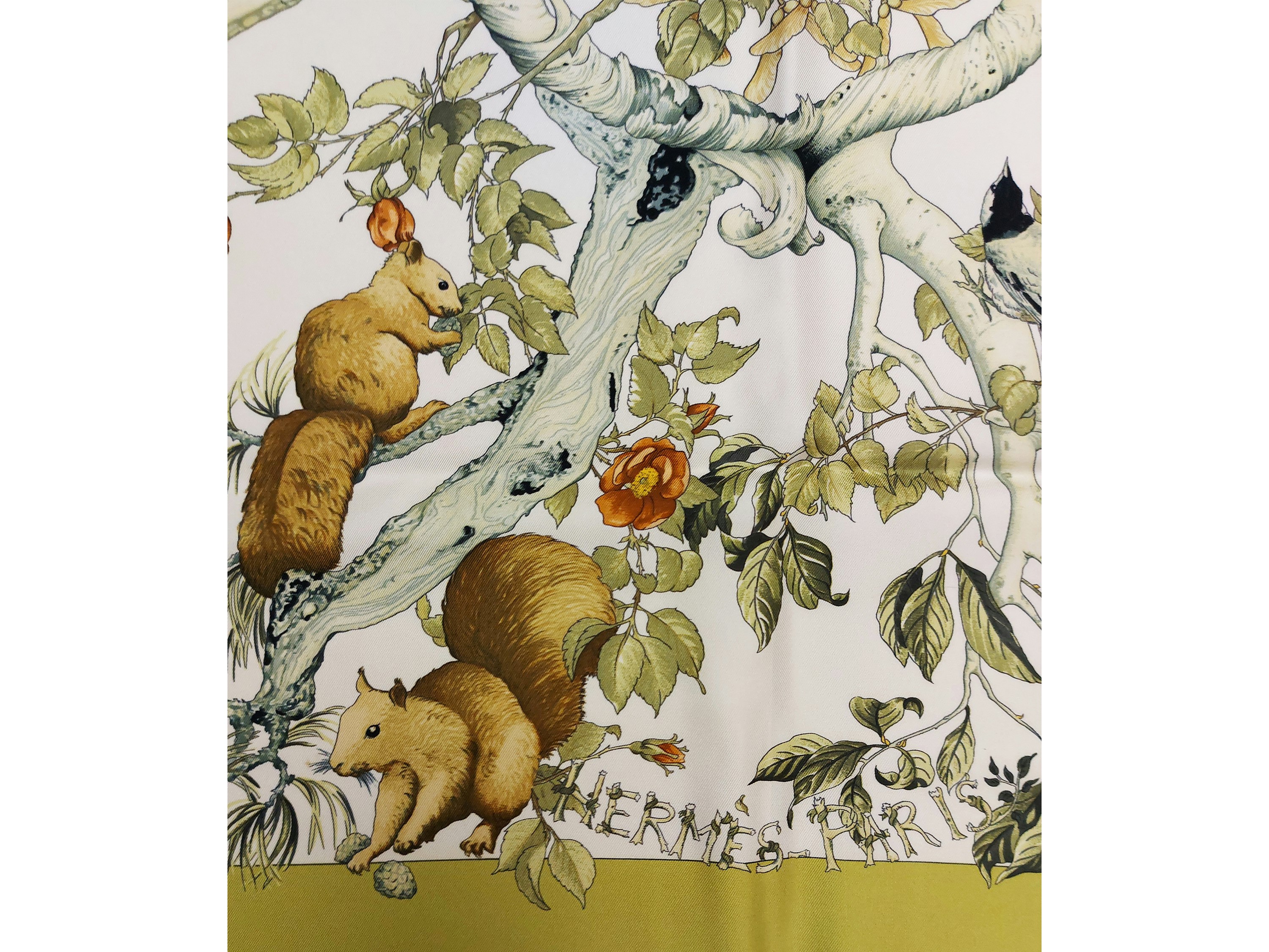 Hermès - Foulard in Seta "au Coeur Des Bois"