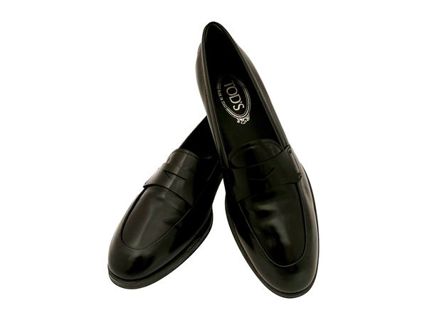 Tod's - Black leather loafers