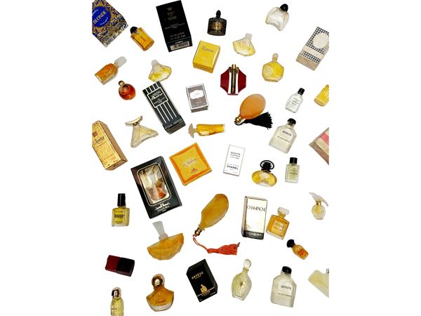 Collectible miniature perfumes  - Auction Vintagemania - Maison Bibelot - Casa d'Aste Firenze - Milano