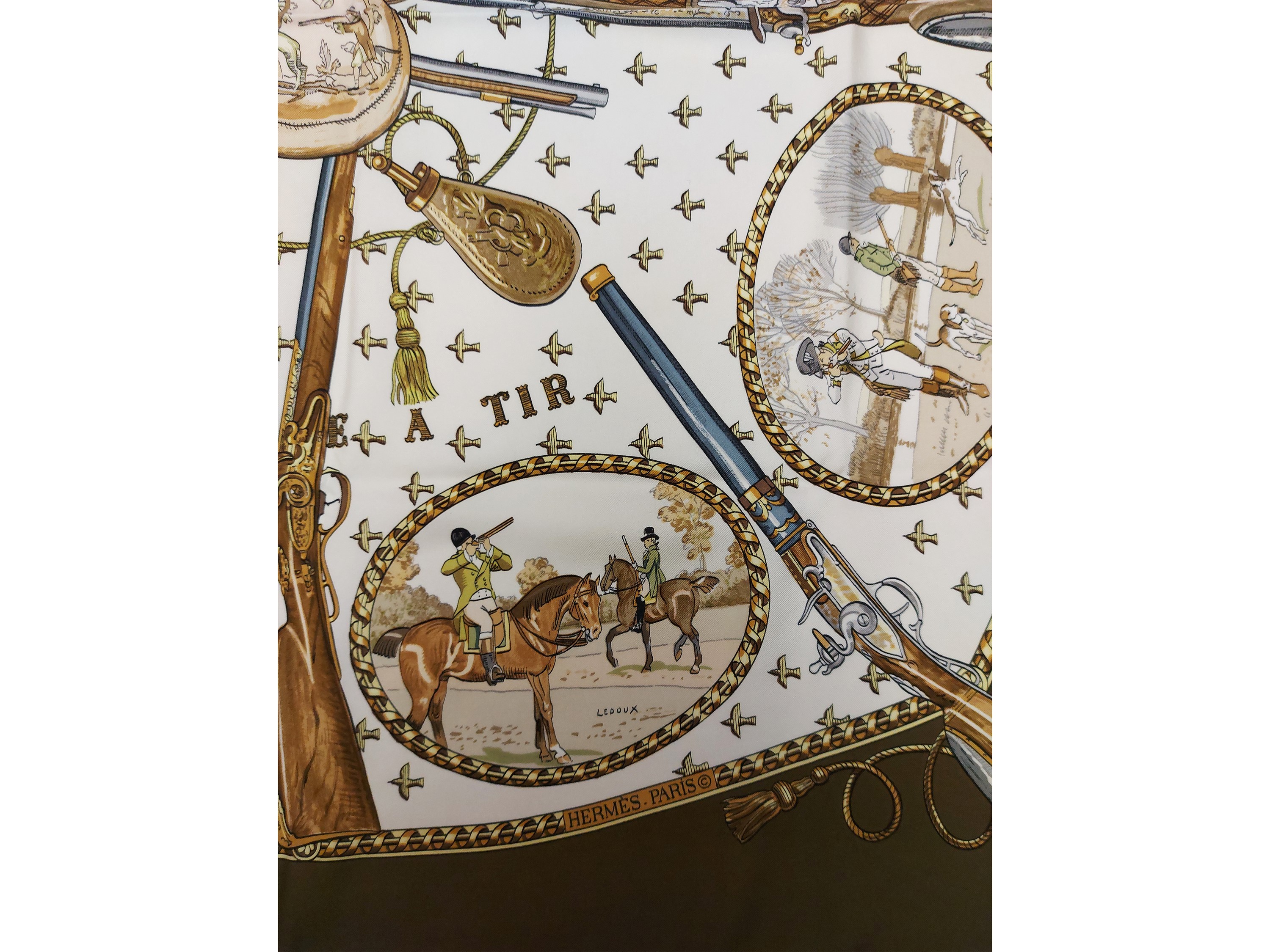 Hermès, Foulard in seta “La chasse à tir” disegnato da Philippe Ledoux (1971)