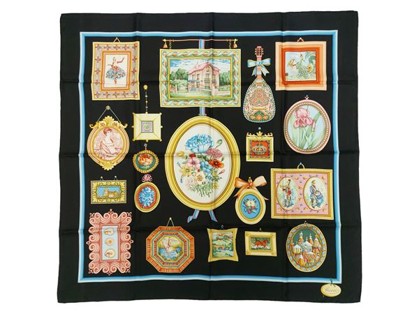 Gucci - Silk scarf