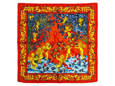 Roberta di Camerino, Foulard in seta a fantasia floreale con putti dorati