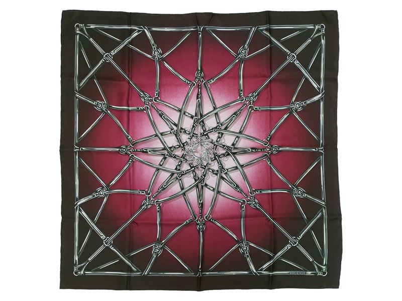 Gucci, Foulard in seta con motivo di briglie