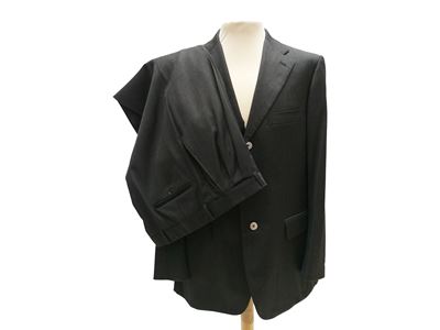 Loro Piana, Completo da uomo in lana tasmanian superiore grigia (Nervesa) monopetto a tre bottoni...