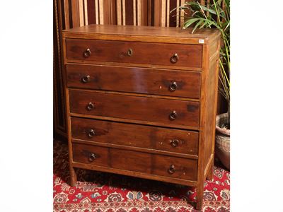 Cassettiera in legno tenero, cinque cassetti