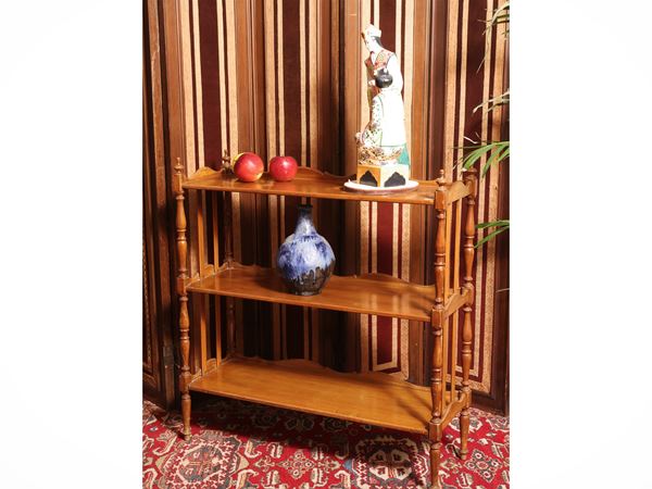 Etagere in legno tenero