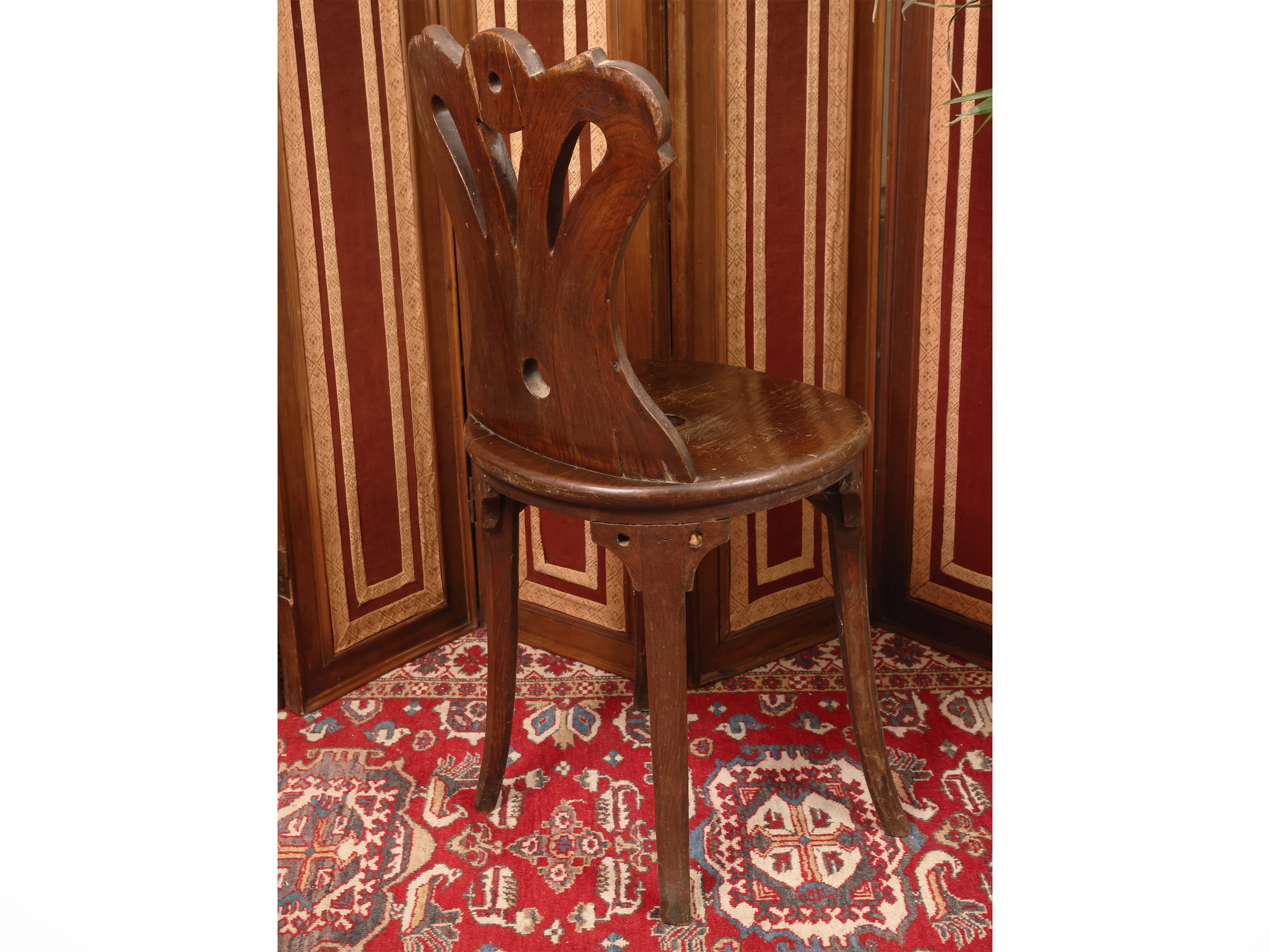 Sedia da toilette in legno tenero, schienale sagomato e traforato, XIX/XX secolo