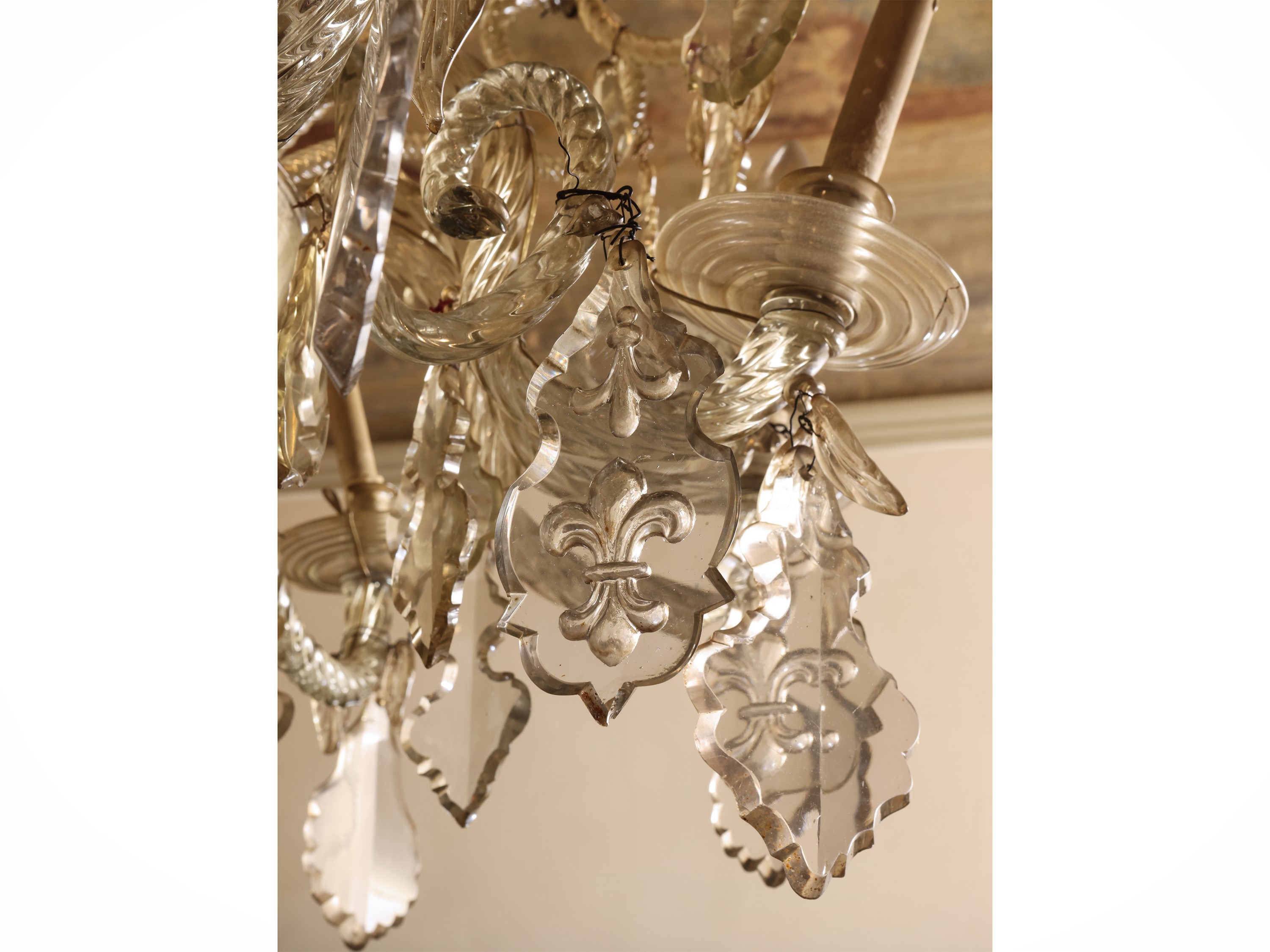 Grande lampadario a otto bracci in vetro e cristallo, inizio XX secolo