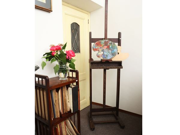 Large painter's easel